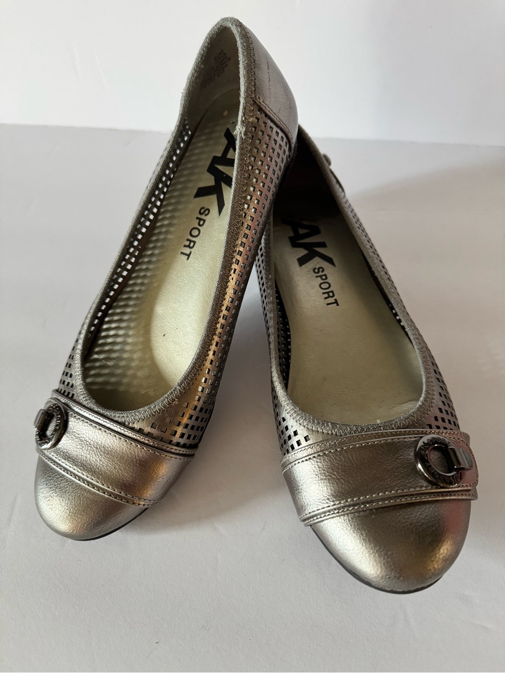 Anne Klein Women’s 8.5M Sport Azip Pewter Slip On Ballet Flat Shoes Pewter